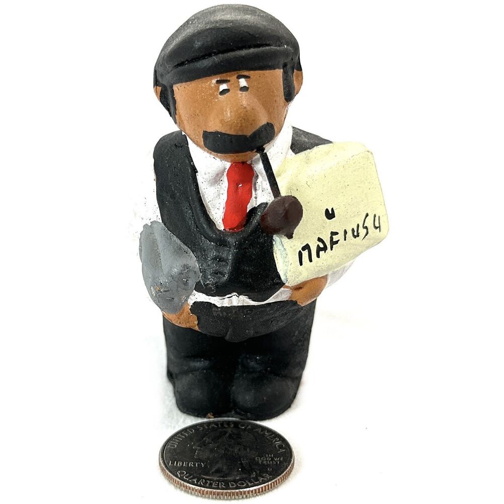Vintage Terracotta Man With Newspaper And Pipe Mini Clay Figurine - Picture 8 of 8